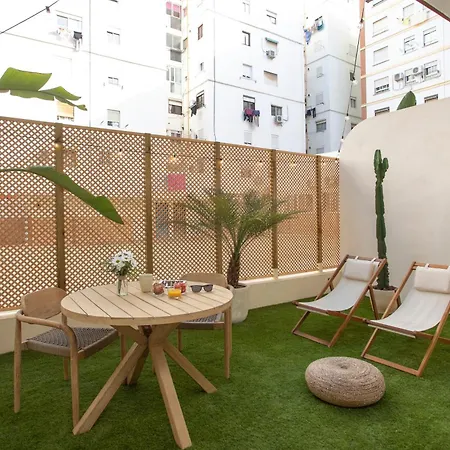 بيت ضيافة Nomad Haux Mestalla 3*