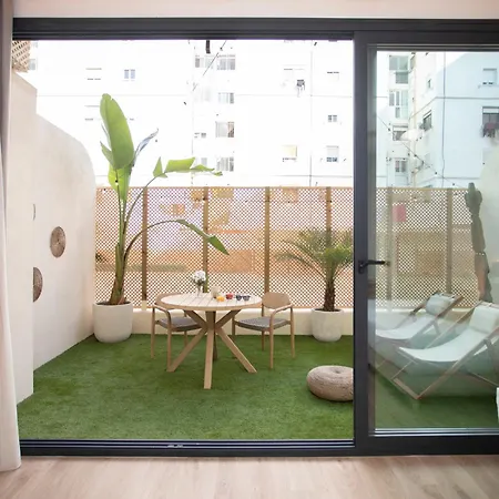 بيت ضيافة Nomad Haux Mestalla 3*
