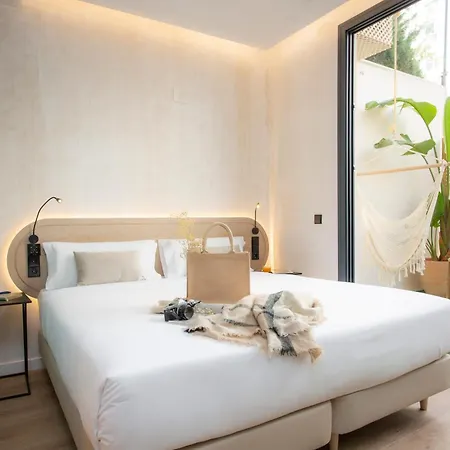 Nomad Haux Mestalla بيت ضيافة فالنسيا