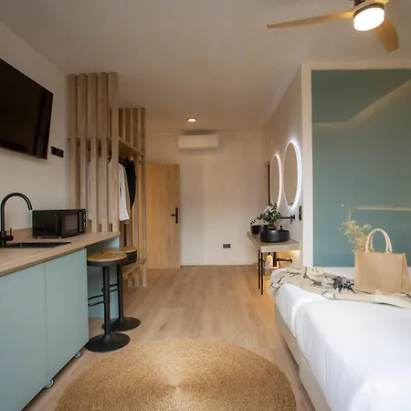 Nomad Haux Mestalla 3* فالنسيا