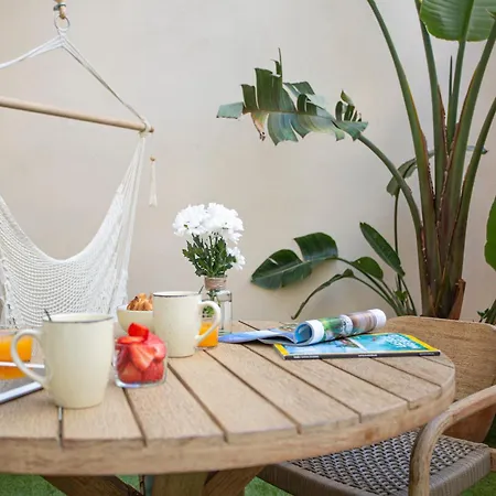 Nomad Haux Mestalla 3* فالنسيا