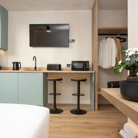 Nomad Haux Mestalla بيت ضيافة 3*