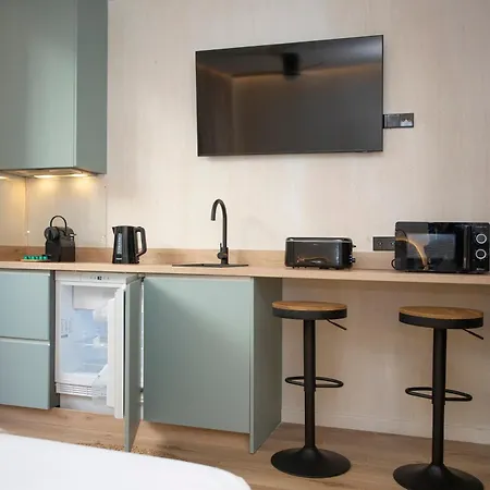 Nomad Haux Mestalla بيت ضيافة فالنسيا