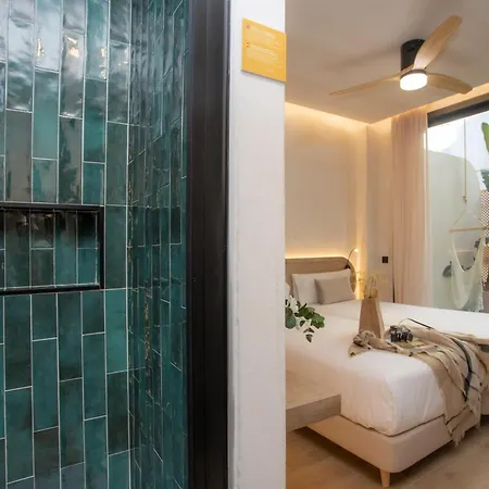Nomad Haux Mestalla بيت ضيافة