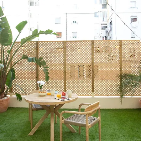 Nomad Haux Mestalla بيت ضيافة 3*