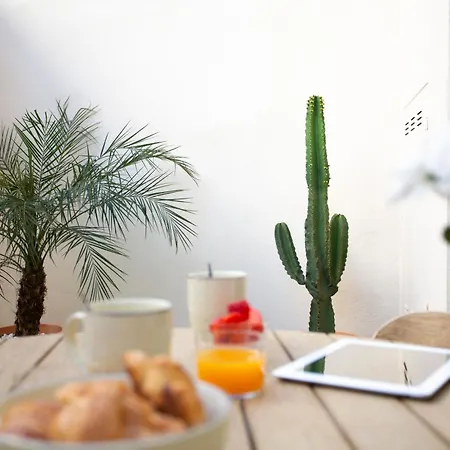 Nomad Haux Mestalla بيت ضيافة فالنسيا
