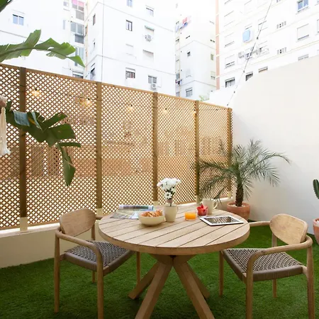 Nomad Haux Mestalla بيت ضيافة 3*