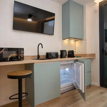 Nomad Haux Mestalla بيت ضيافة 3*