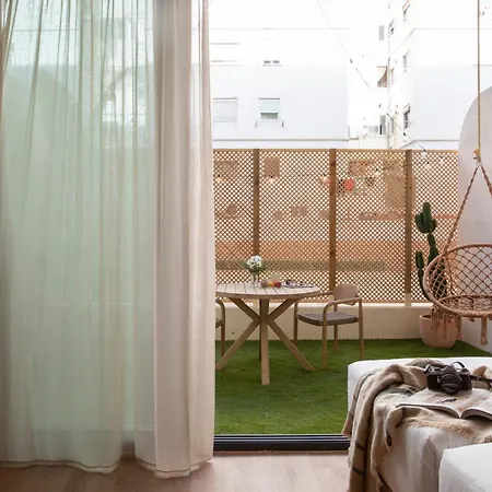 بيت ضيافة Nomad Haux Mestalla 3*