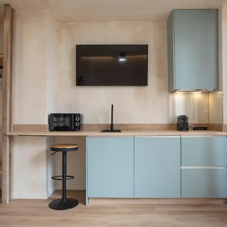Nomad Haux Mestalla بيت ضيافة 3*