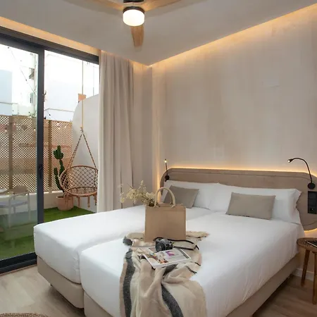 بيت ضيافة Nomad Haux Mestalla 3*