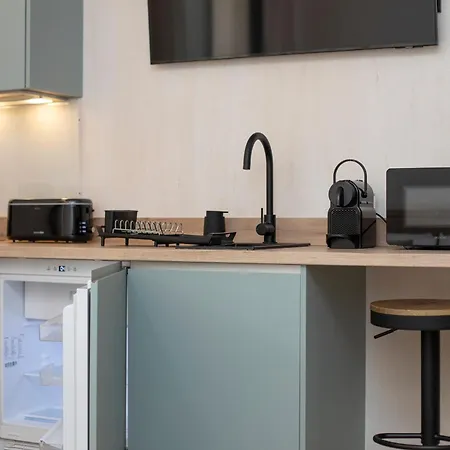 Nomad Haux Mestalla بيت ضيافة 3*