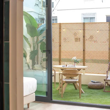 Nomad Haux Mestalla بيت ضيافة