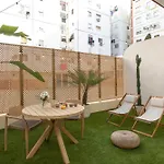 게스트하우스 Nomad Haux Mestalla 3*