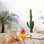 Nomad Haux Mestalla Affittacamere Valenza