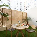 Nomad Haux Mestalla Affittacamere 3*
