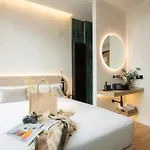 Nomad Haux Mestalla Affittacamere Valenza