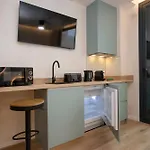 Nomad Haux Mestalla Affittacamere 3*