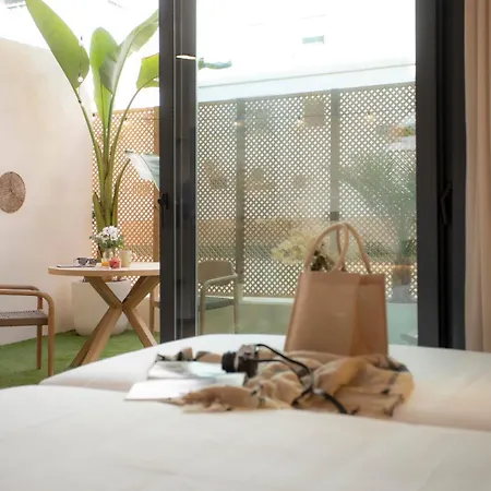 Nomad Haux Mestalla Penzion 4*