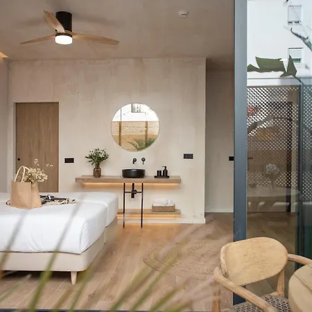 Nomad Haux Mestalla Penzion 4*