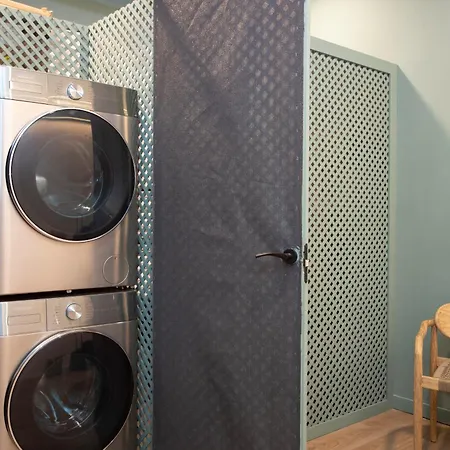 Nomad Haux Mestalla Penzion