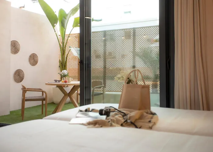 Nomad Haux Mestalla Guest house 4*